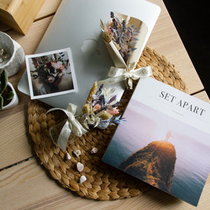 Petite Jar & Visual Book Gift Set